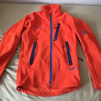 Foto 2 - Mammut Softshell Windstopper Jacke und Mammut Stoffjacke