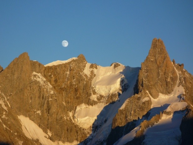 Blick auf Dent du Geant von Dent du Requin 3422m voie Renaudie 