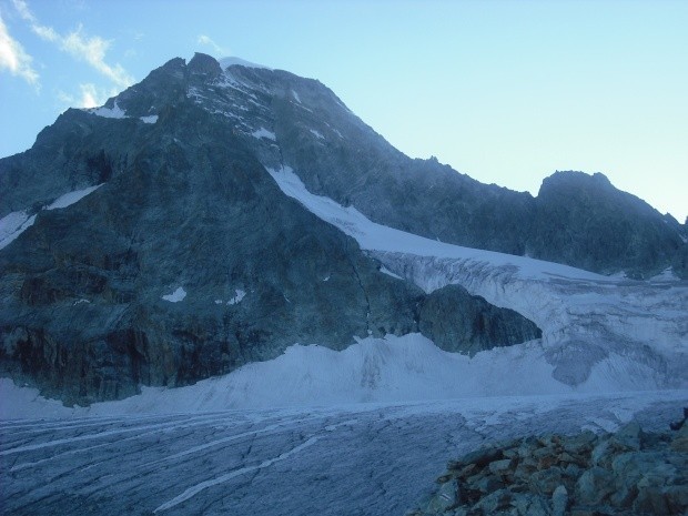 Blick zur Wellenkuppe dahinter versteckt sich das Obergabelhorn