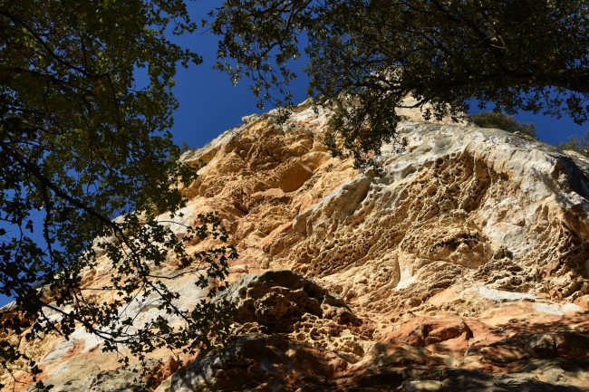 Felsen zum Klettern letzten Herbst im Perigord F kennengelernt