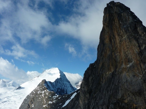 Mittellegigrat mit Moench im Hintergrund