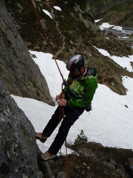 Pause waehrend dem Selbstaufstieg Steingletscher Juni 2012