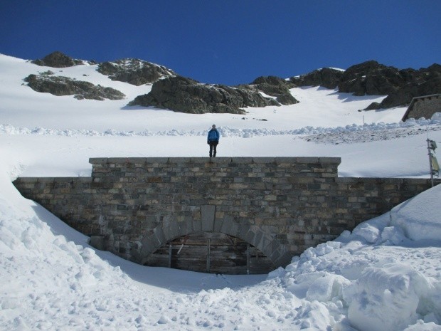 Sustenpass 18 05 2013